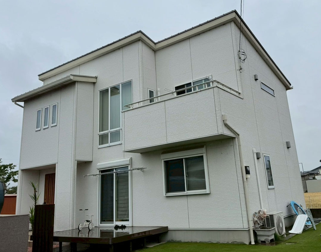 アクセントのある配色で汚れが目立たないスタイリッシュなお家